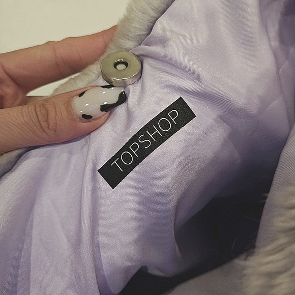 FAUX FUR FOLD UP CLUTCH - Picture 5 of 6